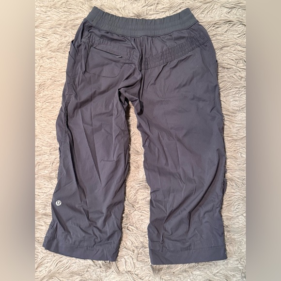 Lululemon capri pants workout with pockets size 4 gray - Picture 4 of 5